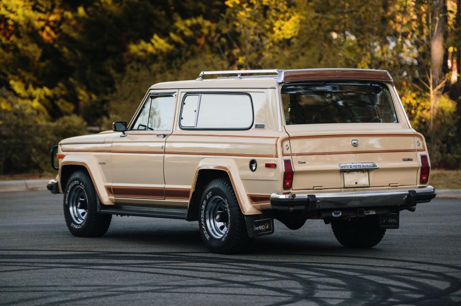  Jeep Cherokee Laredo (SJ) 1983 года  (фото 12 из 78)